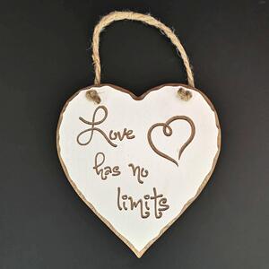 AMADEA Drevená dekorácia srdca s rytým textom Love has no limits 16 cm