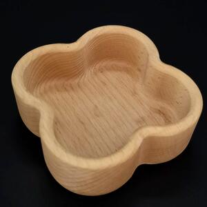 AMADEA Drevená miska v tvare štvorlístka, masívne drevo, rozmer 11,2x4,5 cm