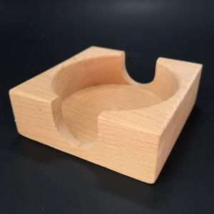 AMADEA Drevený stojanček hranatý na podtácky okrúhle, masívne drevo, 12,5x12,5x4,5 cm