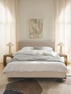 Čalúnená posteľ s drevenými nohami Giulia