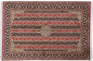 Luxusný hodvábny červeno čierny koberec Kašmír 18/18 1,20 x 1,80 m