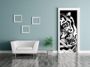 Gario Fototapeta na dvere Čiernobiely tiger a tigrík Veľkosť: 95 x 205 cm, Materiál: Samolepiaca