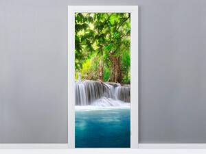 Gario Fototapeta na dvere Číry vodopád v džungli Veľkosť: 95 x 205 cm, Materiál: Samolepiaca