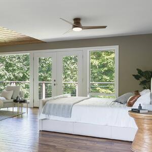 LED stropný ventilátor Eris, IP44, orech
