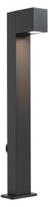 Moderná vonkajšia stojaca lampa čierna 65 cm so zásuvkou IP44 - Baleno