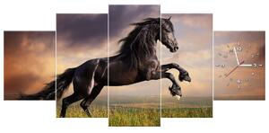 Obraz s hodinami Silný čierny kôň - 5 dielny Rozmery: 150 x 70 cm