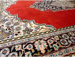 Orientálny koberec z Kašmírskeho hodvábu 18/18 s centrálnym motívom 0,72 x 1,24 m