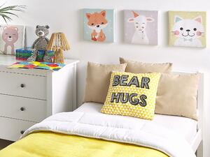 Detský vankúš žltá bavlna 40 x 40 cm Medvedie objatie Tlač Trojuholníkový vzor Detská izba