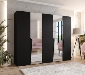 Široká šatníková skriňa 250 cm SORAYA 2 so zrkadlom - čierna / čierne úchyty