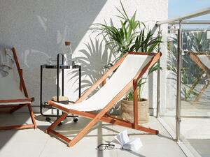 Záhradné ležadlo z tmavého dreva béžové látkové sedadlo skladacia plážová stolička s mäkkou opierkou hlavy