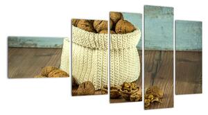 Obraz - orechy v pletenom koši (Obraz 110x60cm)