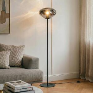 Lindby stojaca lampa Lelia, dymovo sivá, sklo, kov, 150 cm, Hliník / sivá / zinok, Obývacia izba / jedáleň, Sklo, Dizajn, Stojaca lampa