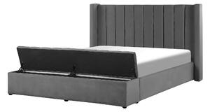 Sivá zamatová posteľ s rámom 140 x 200 cm, vysoké čelo postele a komoda s lavicou
