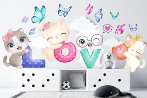 Nálepka na stenu pre dievčatá mačiatka s nápisom LOVE