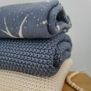 Drevko Pletená deka z bavlny - modrá