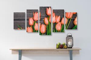 5-dielny obraz očarujúce oranžové tulipány na drevenom podklade