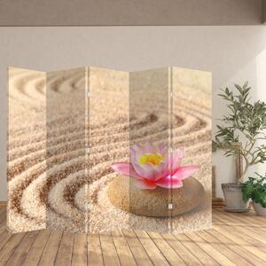 Paraván - Kameň s kvetinou na piesku (210x170 cm)