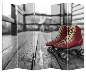Paraván - Staré červené kolieskové topánky (210x170 cm)