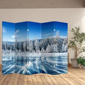 Paraván - Zamrznuté jazero a zasnežené stromy (210x170 cm)