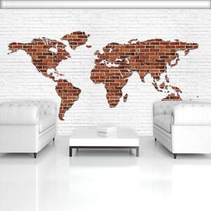 Fototapeta - Mapa sveta na tehlovej stene (254x184 cm)