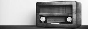 Obraz retro rádio v čiernobielom prevedení