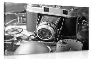 Obraz starý fotoaparát v čiernobielom prevedení