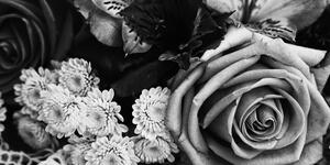Obraz kytica ruží v retro štýle v čiernobielom prevedení