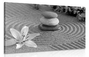 Obraz Zen záhrada a kamene v piesku v čiernobielom prevedení