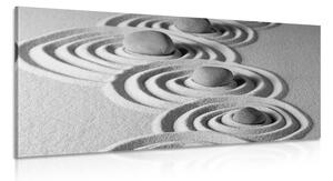 Obraz Zen kamene v piesku v čiernobielom prevedení