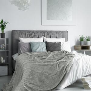 Jemná dekoratívna deka sivej farby Sivá