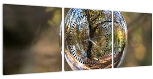 Obraz - Odraz v sklenenej guli (s hodinami) (90x30 cm)