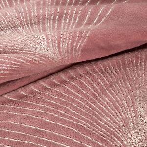 Kvalitná ružová deka vhodná ako prehoz so zlatým vzorom 150 x 200 cm Ružová