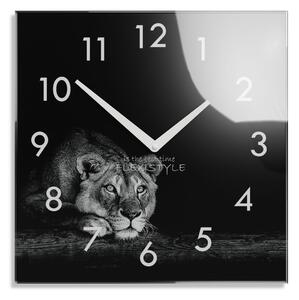 Dekoračné čierno biele sklenené hodiny 30 cm s motívom levice Čierna