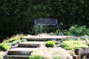 Záhradná lavička s patinou oceľ liatina Zlatá