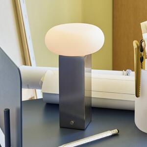 Stolová LED lampa na batérie LOW, v niklovom vyhotovení, výška 20 cm, kovová, Hliník / sivá / zinok, Obývacia izba / jedáleň, kov, Moderný, Stojacie svietidlo