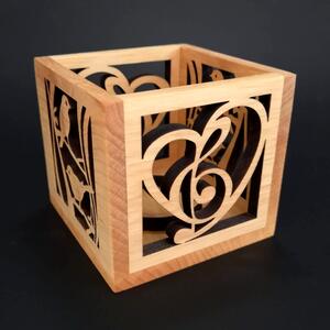 AMADEA Drevený svietnik kocky s motívom vtáčikov a srdca s husľovým kľúčom, masívne drevo, 10x10x10 cm