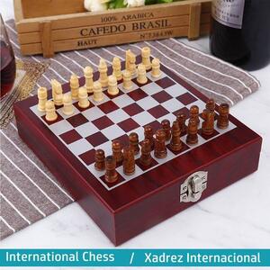 CAB Shop Darčeková sada na otváranie vína so šachovnicou a figúrkami