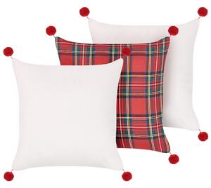 Sada 3 dekoratívnych vankúšov viacfarebná polyester 45 x 45 cm štvorcový tvar s vianočným motívom a brmbolcami snímateľné poťahy doplnky