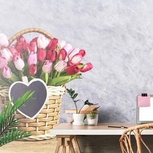 Fototapeta tulipány v drevenom košíku