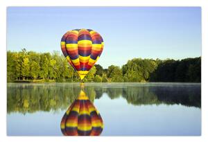 Obraz teplovzdušného balóna na jazere (90x60 cm)