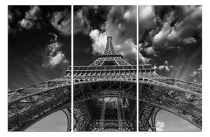 Obraz na plátne - Eiffelova veža - pohľad zdola 135ČB (150x100 cm)