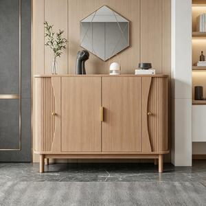 Komoda šírky 140 cm, vyrobená z MDF s povrchovou úpravou imitujúcou prírodné drevo, s 2 posuvnými dvierkami a nastaviteľnou poličkou, vhodná do obývačky a predsiene