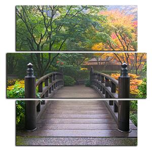 Obraz na plátne - Drevený most v jesennej záhrade - štvorec 3186D (75x75 cm)