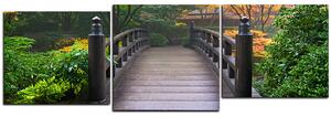 Obraz na plátne - Drevený most v jesennej záhrade - panoráma 5186E (90x30 cm)