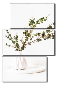 Obraz na plátne - Vetva eukalyptu v bielej váze na bielom pozadí - obdĺžnik 7272D (120x80 cm)