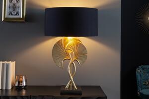Estila Art deco stolná lampa Miserei so zlatou konštrukciou v tvare listov ginka a čiernym okrúhlym tienidlom 62cm
