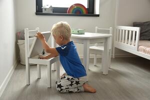 Detská svetlo šedá stolička otváracia s priehradkou