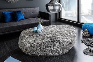 Estila Dizajnový glamour asymetrický konferenčný stolík Hoja so vzdušným organickým vzorom z kovu v striebornej farbe 122 cm