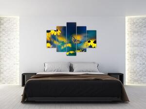 Obraz - Žltý motýľ s kvetmi (150x105 cm)