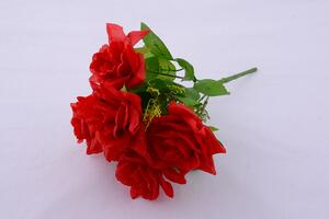 Zväzok umelých kvetín RUŽA červené
